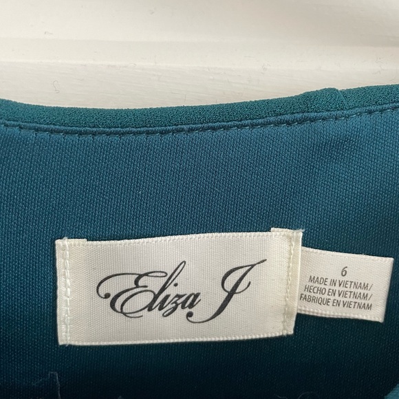 Forest Green, Eliza J Bell Sleeve Cocktail Dress - Picture 4 of 4